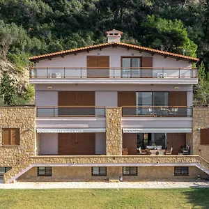  Case de vacanță Seagrove, Beachfront In Possidi #feelslikehome